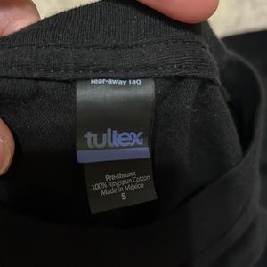 T-shirt. VHS 33Min.Only worn 1 time. Not faded at all looks brand new!